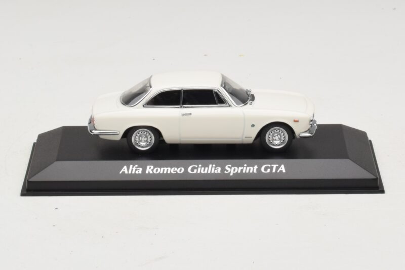 Alfa Romeo Giulia Sprint GTA Alb Maxichamps 1:43 940120441 Metal