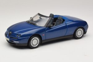 Alfa Romeo Spider 916 Albastru Maisto 1:18 31831 Metal