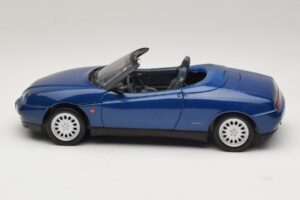 Alfa Romeo Spider 916 Albastru Maisto 1:18 31831 Metal - imaginea 4 din 8