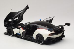 Aston Martin Vulcan Stratus White Cu Dungi Albastre și Roșii AUTOart 1:18 70261 Compozit - imaginea 5 din 8