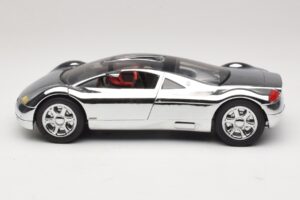 Audi Avus Quattro Chrome Silver Revell 1:18 08830 Metal - imaginea 4 din 8