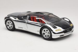 Audi Avus Quattro Chrome Silver Revell 1:18 08830 Metal - imaginea 6 din 8