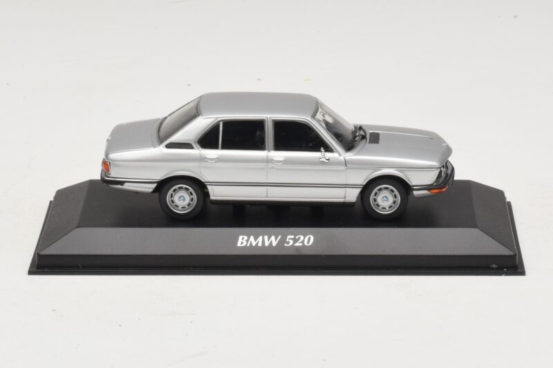 BMW 520 E12 Argintiu Maxichamps 1:43 940023000 Metal