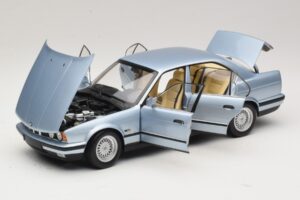 BMW 535i E34 Albastru Deschis Metalizat Minichamps 1:18 100024007 Metal - imaginea 2 din 8