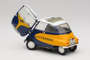 BMW Isetta 250 Lufthansa Revell 1:18 08926 Metal - imaginea 5 din 8