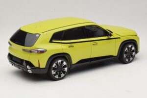 BMW XM G09 Galben Minichamps 1:18 110023302 Metal - imaginea 3 din 8