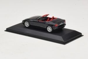 BMW Z1 Verde Închis Cu Interior Roșu Minichamps 1:43 BMW021 Metal - imaginea 3 din 5