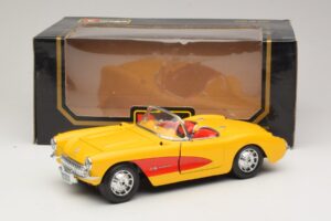 Chevrolet Corvette C1 Cabriolet Galben Roșu Bburago 1:18 3034-M2 Metal - imaginea 8 din 8