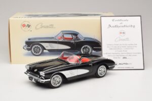 Chevrolet Corvette C1 Tuxedo Black AUTOart 1:18 71142 Metal - imaginea 8 din 8