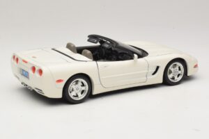 Chevrolet Corvette C5 Cabriolet Alb Bburago 1:18 3076-P1 Metal - imaginea 3 din 8