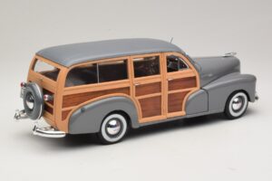 Chevrolet Fleetmaster Woody Gri Maisto 1:18 31854 Metal - imaginea 3 din 8