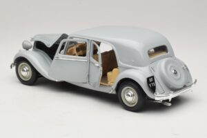 Citroen 15CV Six Gri Maisto 1:18 31837 Metal - imaginea 5 din 8