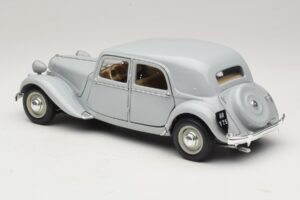 Citroen 15CV Six Gri Maisto 1:18 31837 Metal - imaginea 7 din 8