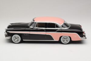 DeSoto Fireflite Sedan Negru & Roz KK-Scale 1:18 KKDC181542 Metal - imaginea 3 din 6