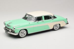 DeSoto Fireflite Sedan Verde Deschis & Crem KK-Scale 1:18 KKDC181543 Metal