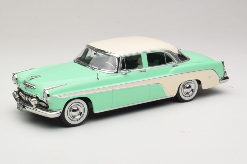 DeSoto Fireflite Sedan Verde Deschis & Crem KK-Scale 1:18 KKDC181543 Metal