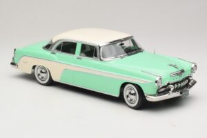 DeSoto Fireflite Sedan Verde Deschis & Crem KK-Scale 1:18 KKDC181543 Metal - imaginea 4 din 6