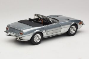 Ferrari 365 GTS Chrome Silver Hot Wheels 1:18 25738 Metal - imaginea 3 din 8