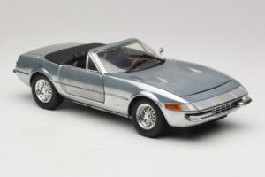 Ferrari 365 GTS Chrome Silver Hot Wheels 1:18 25738 Metal - imaginea 6 din 8