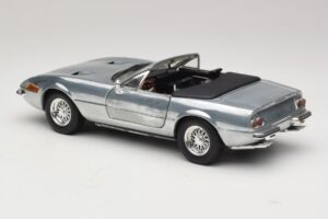 Ferrari 365 GTS Chrome Silver Hot Wheels 1:18 25738 Metal - imaginea 7 din 8