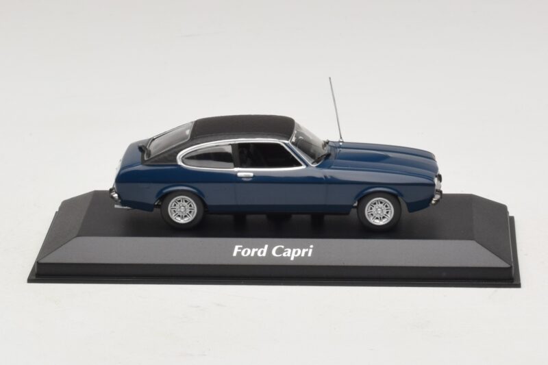 Ford Capri II Albastru Închis Maxichamps 1:43 Ford Capri II Albastru Închis Maxichamps 1:43 940081201 Metal