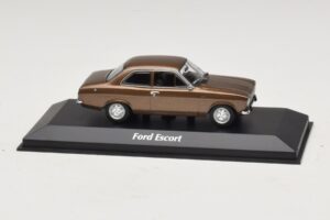 Ford Escort Mk1 Maro Metalizat Maxichamps 1:43 Ford Escort Mk1 Maro Metalizat Maxichamps 1:43 940081000 Metal