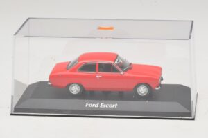 Ford Escort Mk1 Roșu Maxichamps 1:43 940081001 Metal - imaginea 4 din 5