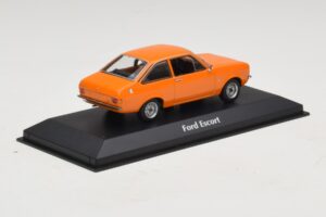 Ford Escort Mk2 Portocaliu Maxichamps 1:43 940084101 Metal - imaginea 2 din 5