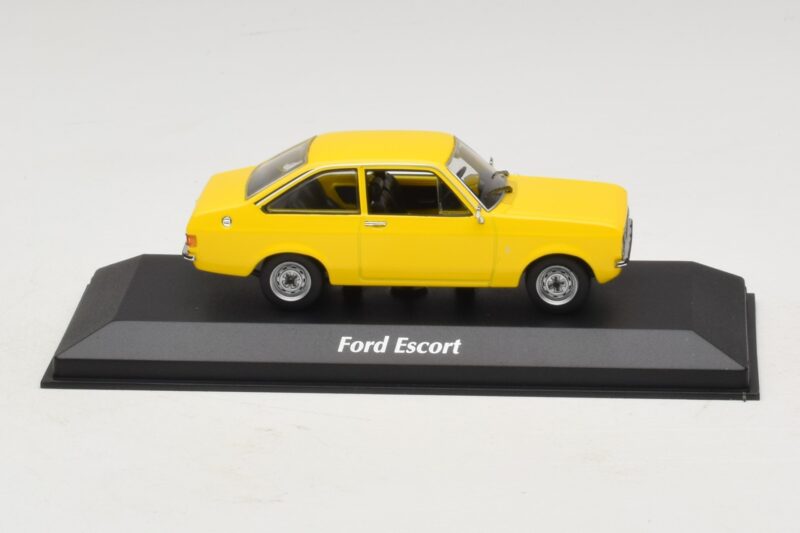 Ford Escort Mk2 Galben Maxichamps 1:43 Ford Escort Mk2 Galben Maxichamps 1:43 940084100 Metal