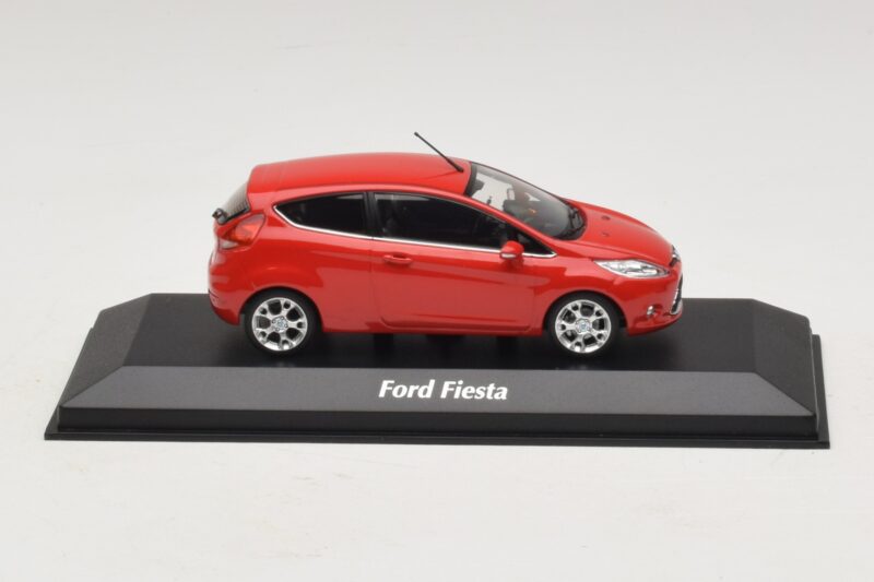 Ford Fiesta Mk7 Roșu Maxichamps 1:43 940088000 Metal