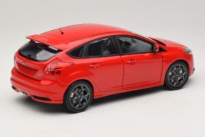 Ford Focus ST Mk2 Roșu Minichamps 1:18 110082002 Metal - imaginea 3 din 8
