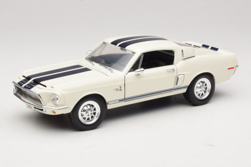 Ford Shelby GT500KR Alb Road Legends 1:18 92168 Metal