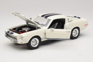 Ford Shelby GT500KR Alb Road Legends 1:18 92168 Metal - imaginea 2 din 8