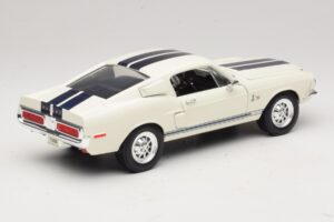 Ford Shelby GT500KR Alb Road Legends 1:18 92168 Metal - imaginea 3 din 8