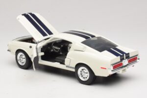 Ford Shelby GT500KR Alb Road Legends 1:18 92168 Metal - imaginea 5 din 8