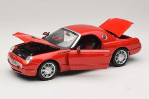 Ford Thunderbird Roșu Maisto 1:18 31620 Metal - imaginea 2 din 8