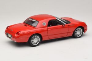 Ford Thunderbird Roșu Maisto 1:18 31620 Metal - imaginea 3 din 8