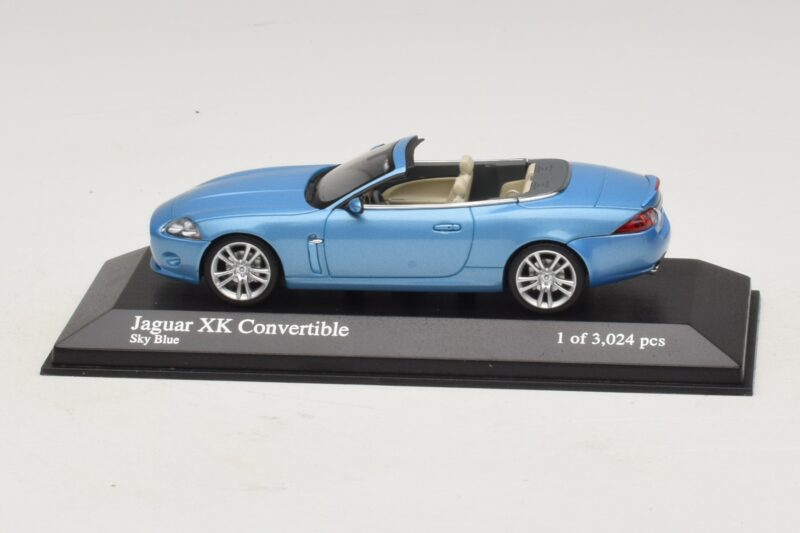 Jaguar XK X150 Cabriolet Albastru Deschis Metalizat Minichamps 1:43 Jaguar XK X150 Cabriolet Albastru Deschis Metalizat Minichamps 1:43 400130530 Metal