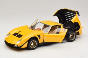 Lamborghini Miura SVR Galben & Negru Kyosho 1:18 08319GY Metal - imaginea 2 din 8