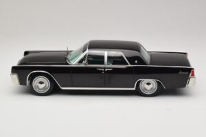 Lincoln Continental Negru KK-Scale 1:18 KKDC181483 Metal - imaginea 3 din 6
