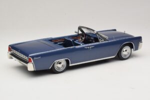 Lincoln Continental Convertible Albastru Metalizat The Lincoln Lawyer KK-Scale 1:18 KKDC181522 Metal - imaginea 3 din 7