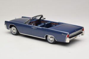 Lincoln Continental Convertible Albastru Metalizat The Lincoln Lawyer KK-Scale 1:18 KKDC181522 Metal - imaginea 6 din 7