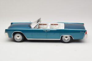 Lincoln Continental Convertible Turcoaz Metalizat KK-Scale 1:18 KKDC181524 Metal - imaginea 4 din 7
