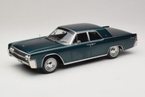 Lincoln Continental Verde Închis Metalizat Matrix Reloaded & Revolutions KK-Scale 1:18 KKDC181481 Metal