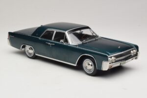 Lincoln Continental Verde Închis Metalizat Matrix Reloaded & Revolutions KK-Scale 1:18 KKDC181481 Metal - imaginea 4 din 6