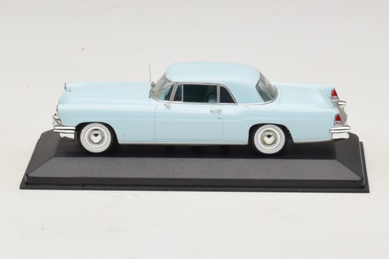 Lincoln Continental Mark II Albastru Deschis Minichamps 1:43 400082304 Metal