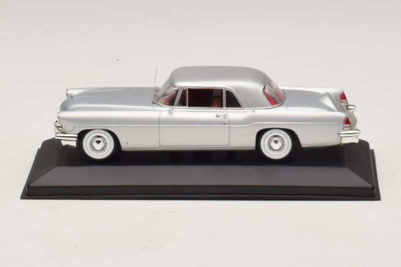 Lincoln Continental Mark II Argintiu Minichamps 1:43 Lincoln Continental Mark II Argintiu Minichamps 1:43 400082301 Metal