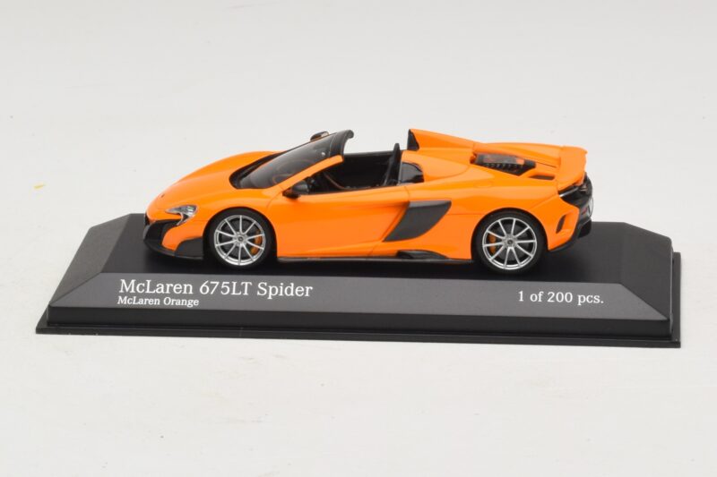 McLaren 675LT Spider Portocaliu Minichamps 1:43 McLaren 675LT Spider Portocaliu Minichamps 1:43 537154431 Metal