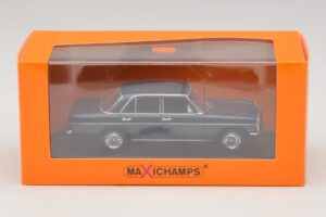 Mercedes 200D W115 Albastru Maxichamps 1:43 940034000 Metal - imaginea 5 din 5