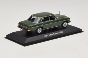 Mercedes 200D W115 Verde Închis Maxichamps 1:43 940034001 Metal - imaginea 2 din 5